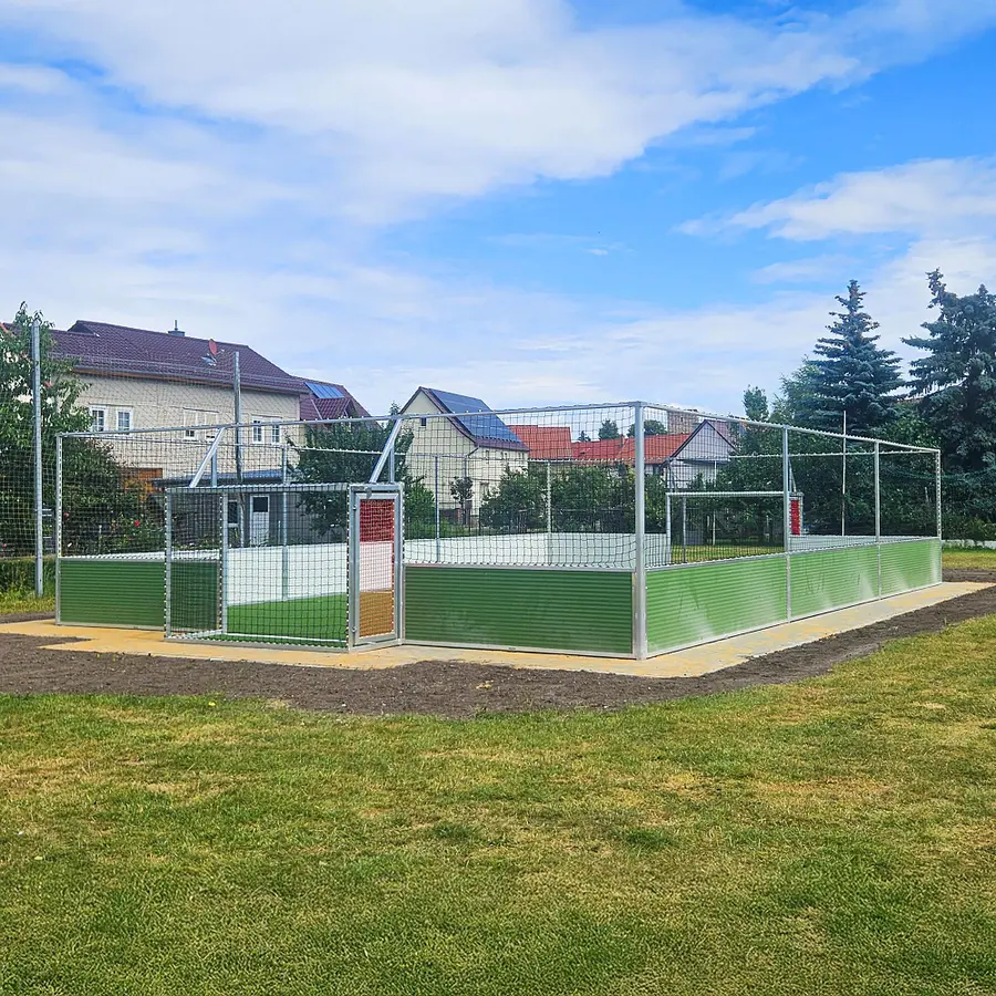 Arena Pro Multibane 10 x 7 meter Robust ballbinge med integrerte mål 