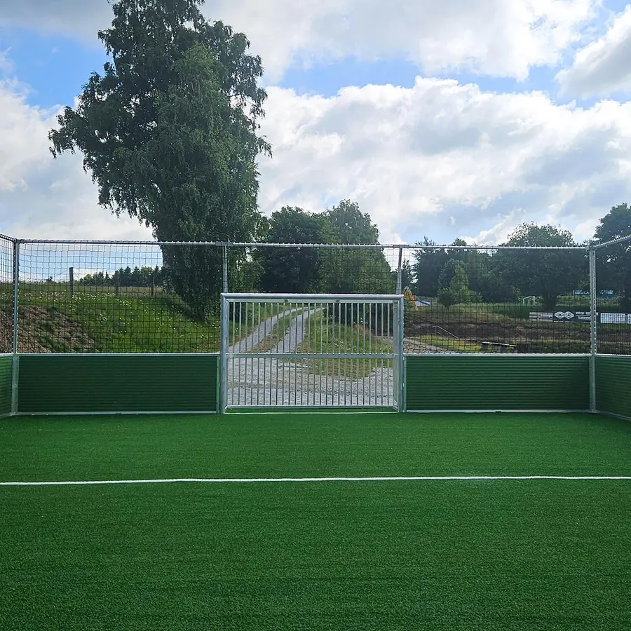 Arena Pro Multibane 10 x 7 meter Robust ballbinge med integrerte mål 