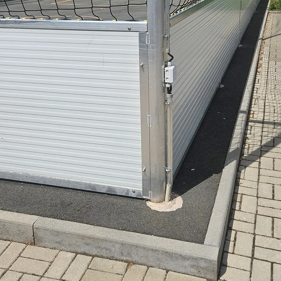 Arena Pro Multibane 10 x 7 meter Robust ballbinge med integrerte mål 